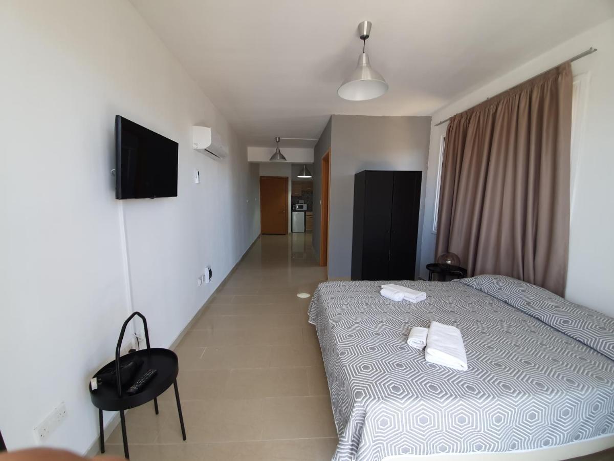 Valentinos Apartments Paphos Ngoại thất bức ảnh