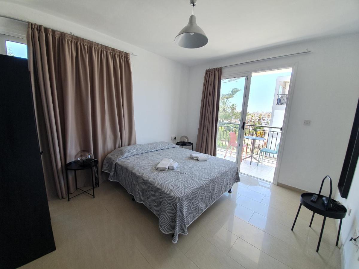 Valentinos Apartments Paphos Ngoại thất bức ảnh