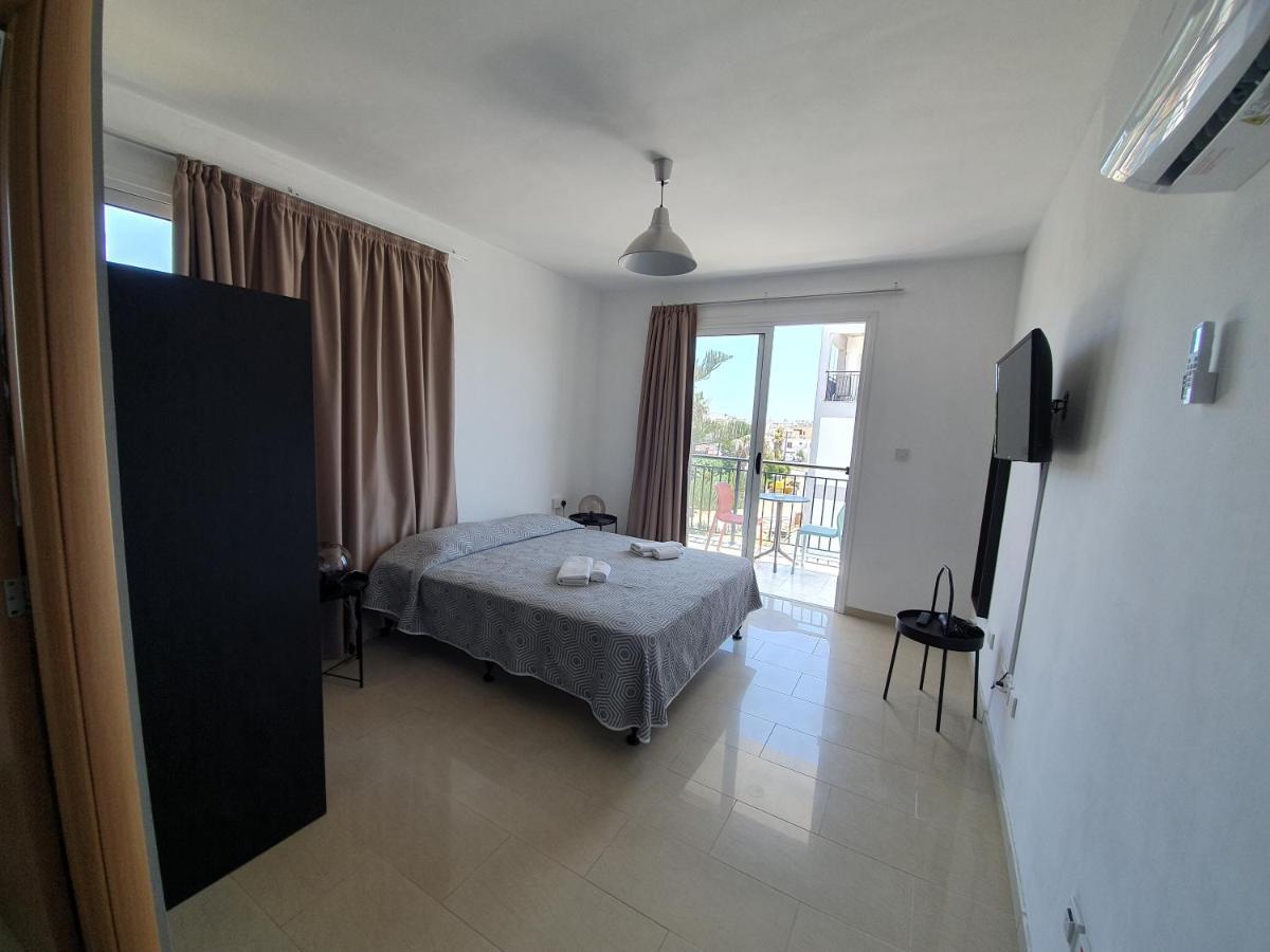 Valentinos Apartments Paphos Ngoại thất bức ảnh