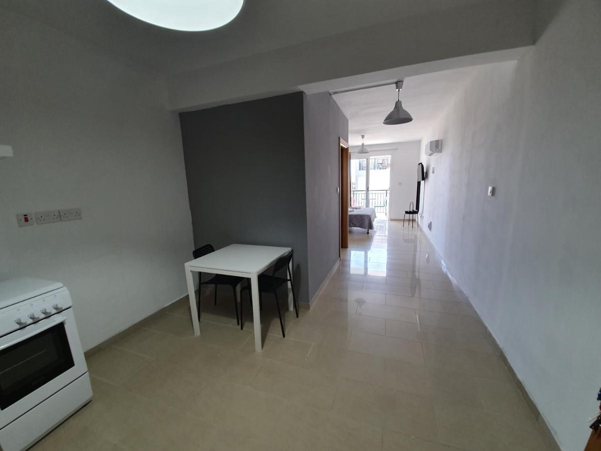 Valentinos Apartments Paphos Ngoại thất bức ảnh