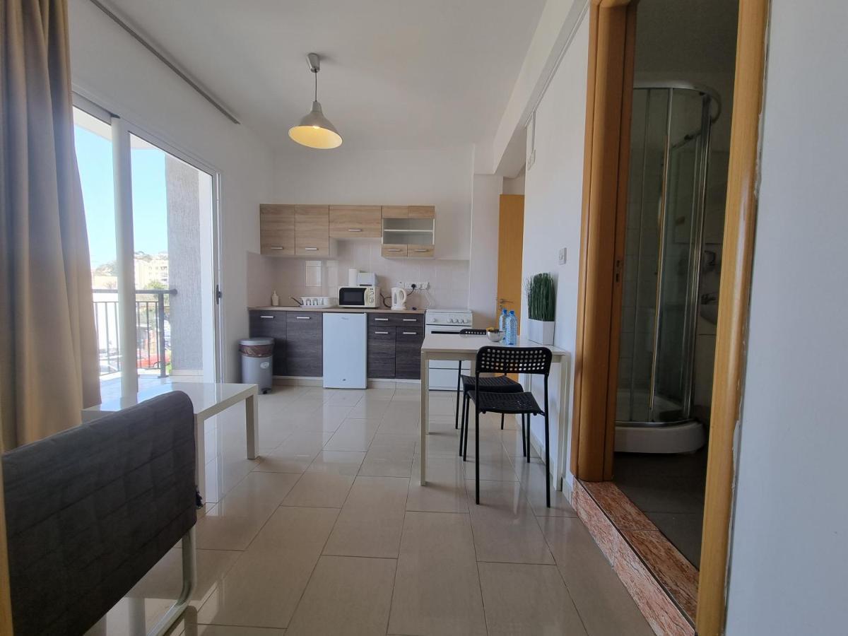 Valentinos Apartments Paphos Ngoại thất bức ảnh