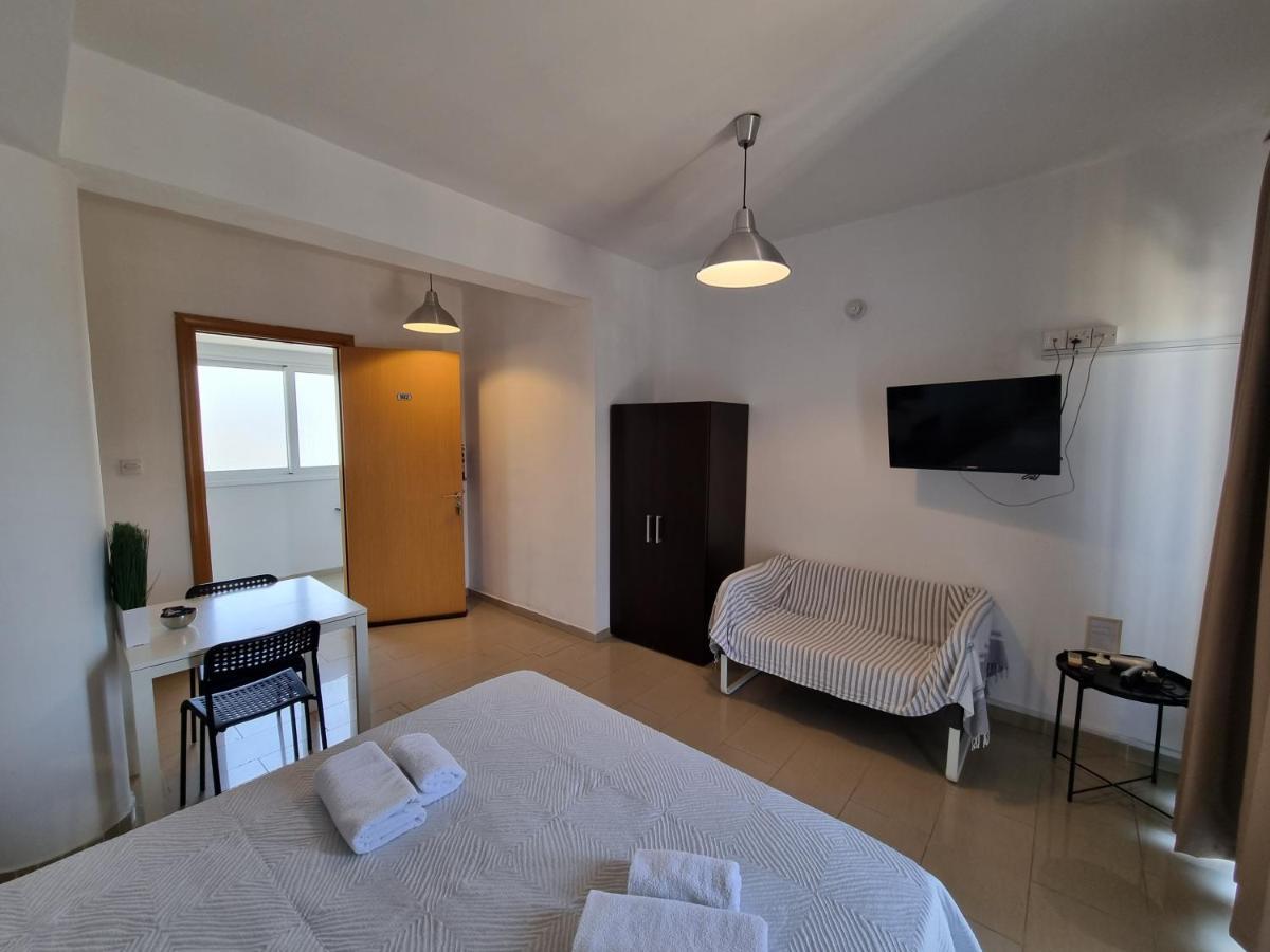 Valentinos Apartments Paphos Ngoại thất bức ảnh