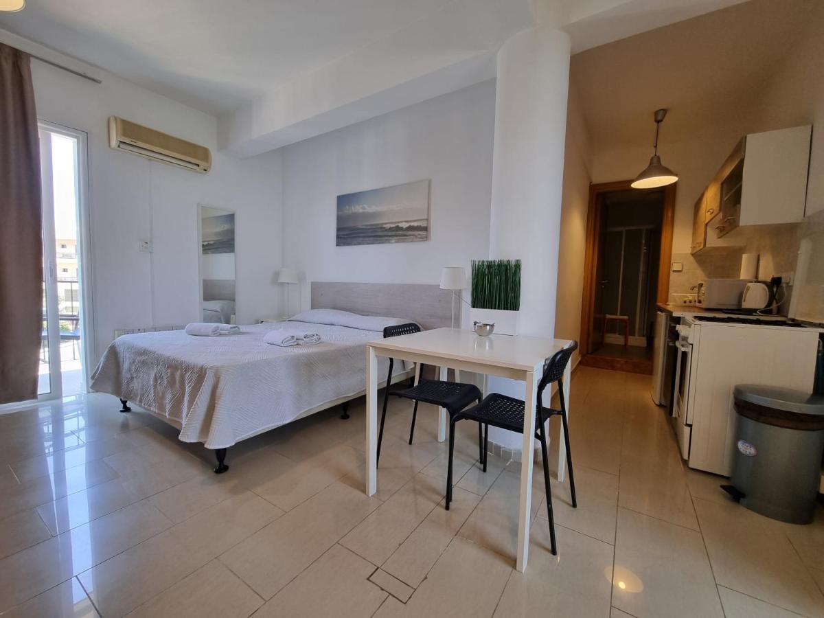 Valentinos Apartments Paphos Ngoại thất bức ảnh