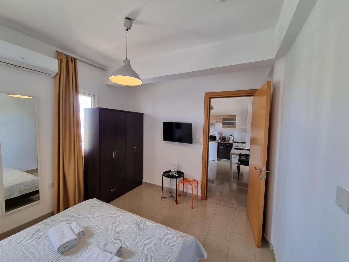 Valentinos Apartments Paphos Ngoại thất bức ảnh
