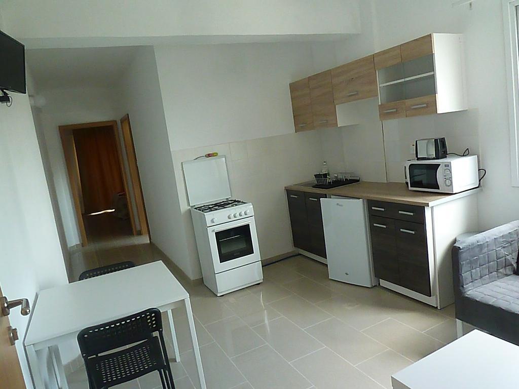Valentinos Apartments Paphos Phòng bức ảnh