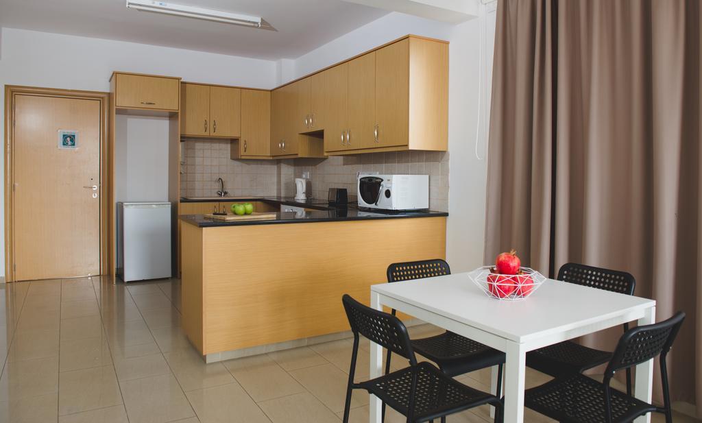 Valentinos Apartments Paphos Ngoại thất bức ảnh