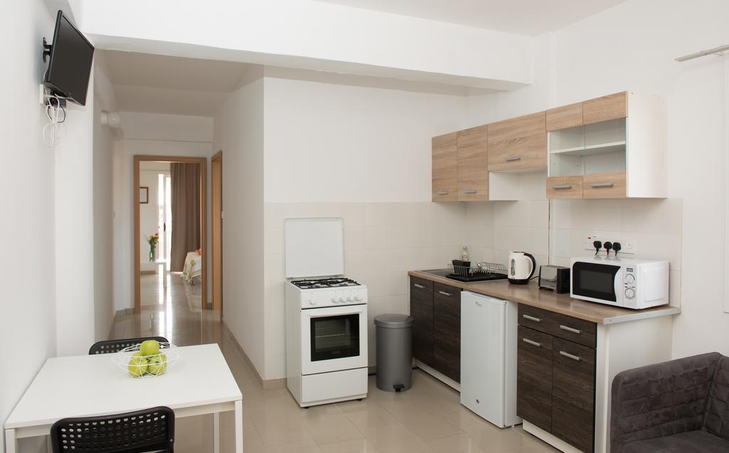 Valentinos Apartments Paphos Ngoại thất bức ảnh