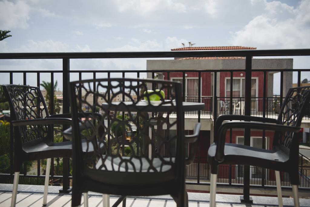 Valentinos Apartments Paphos Ngoại thất bức ảnh