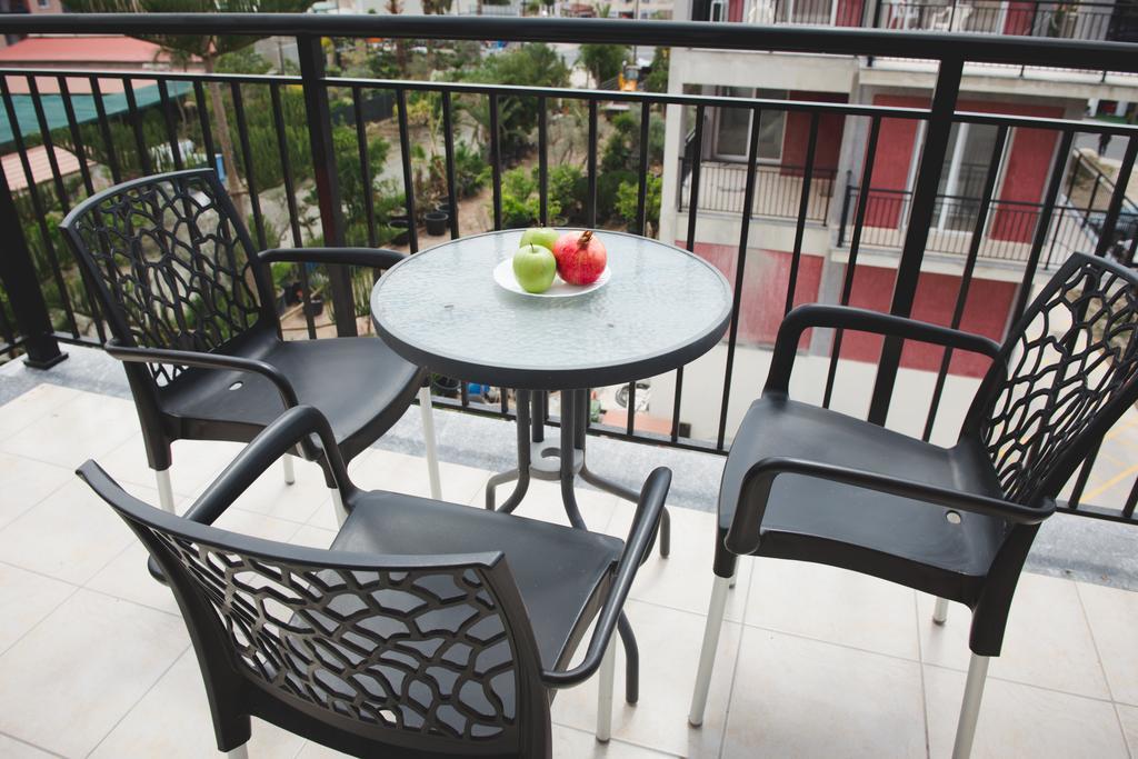Valentinos Apartments Paphos Ngoại thất bức ảnh