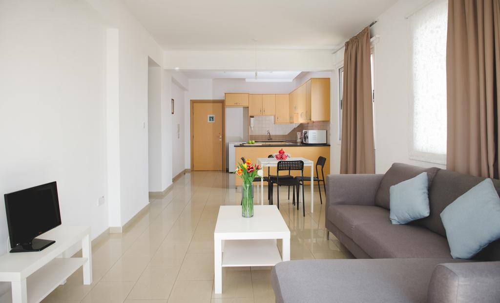 Valentinos Apartments Paphos Ngoại thất bức ảnh