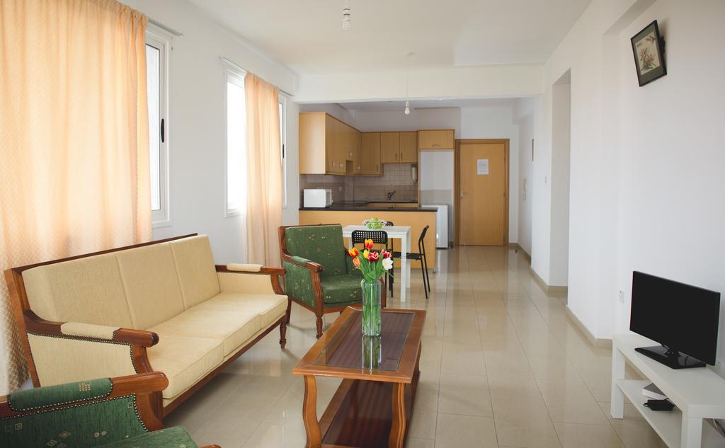 Valentinos Apartments Paphos Ngoại thất bức ảnh