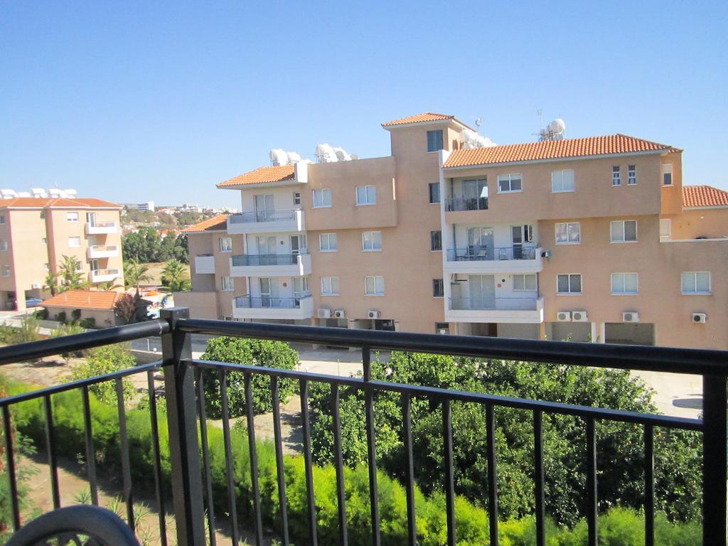 Valentinos Apartments Paphos Phòng bức ảnh