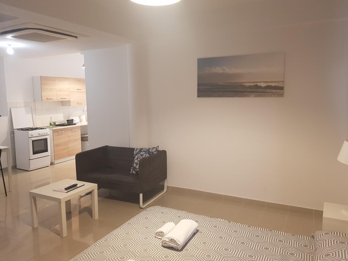 Valentinos Apartments Paphos Ngoại thất bức ảnh