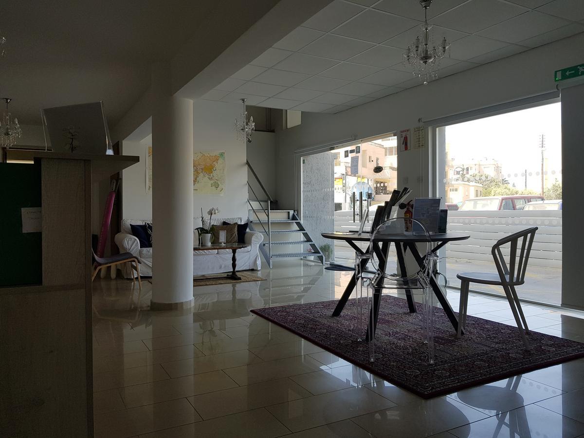 Valentinos Apartments Paphos Ngoại thất bức ảnh