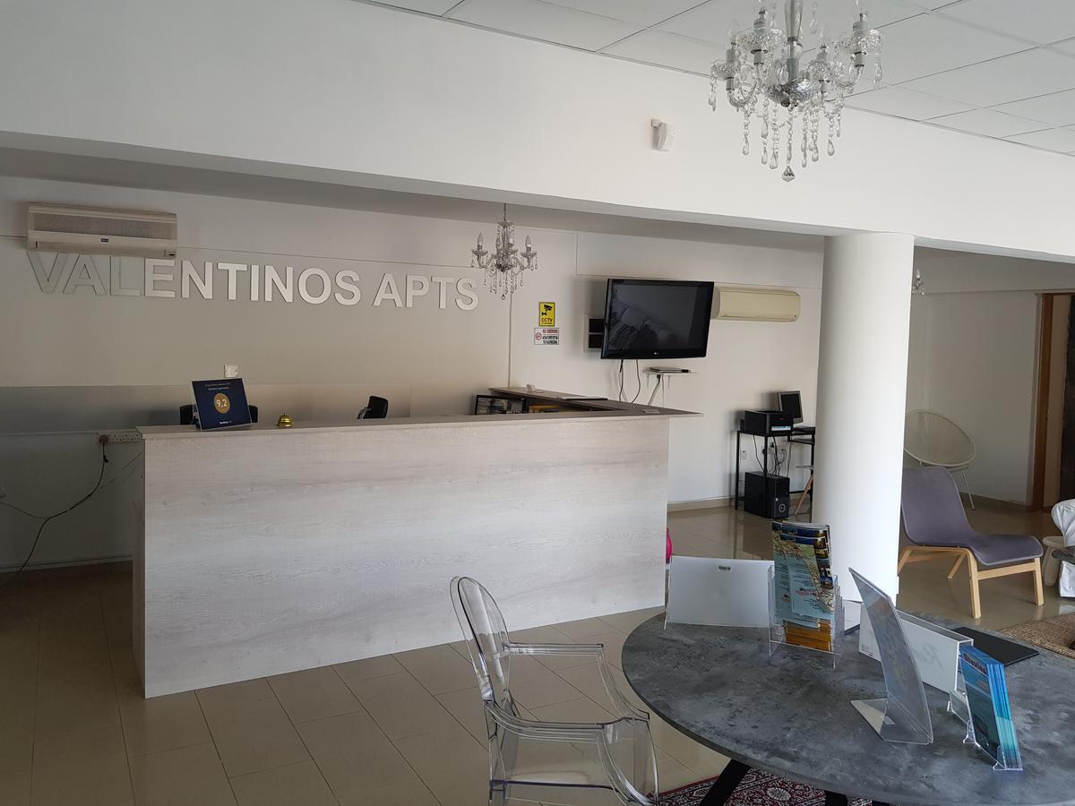 Valentinos Apartments Paphos Ngoại thất bức ảnh