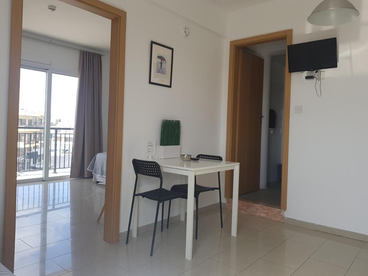Valentinos Apartments Paphos Ngoại thất bức ảnh