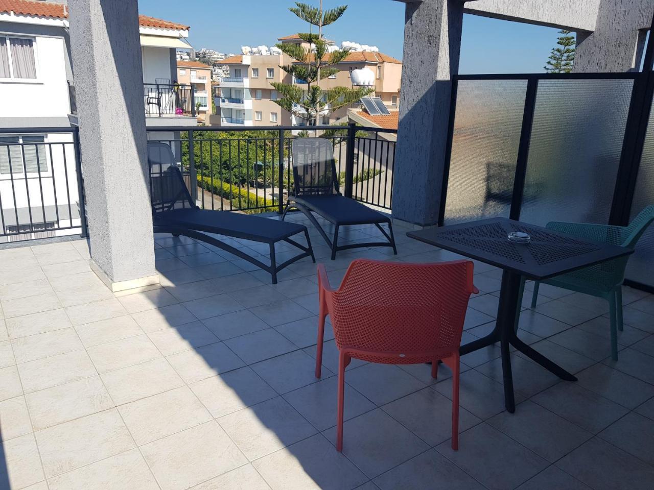 Valentinos Apartments Paphos Ngoại thất bức ảnh