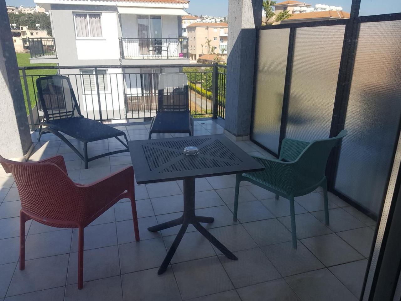 Valentinos Apartments Paphos Ngoại thất bức ảnh