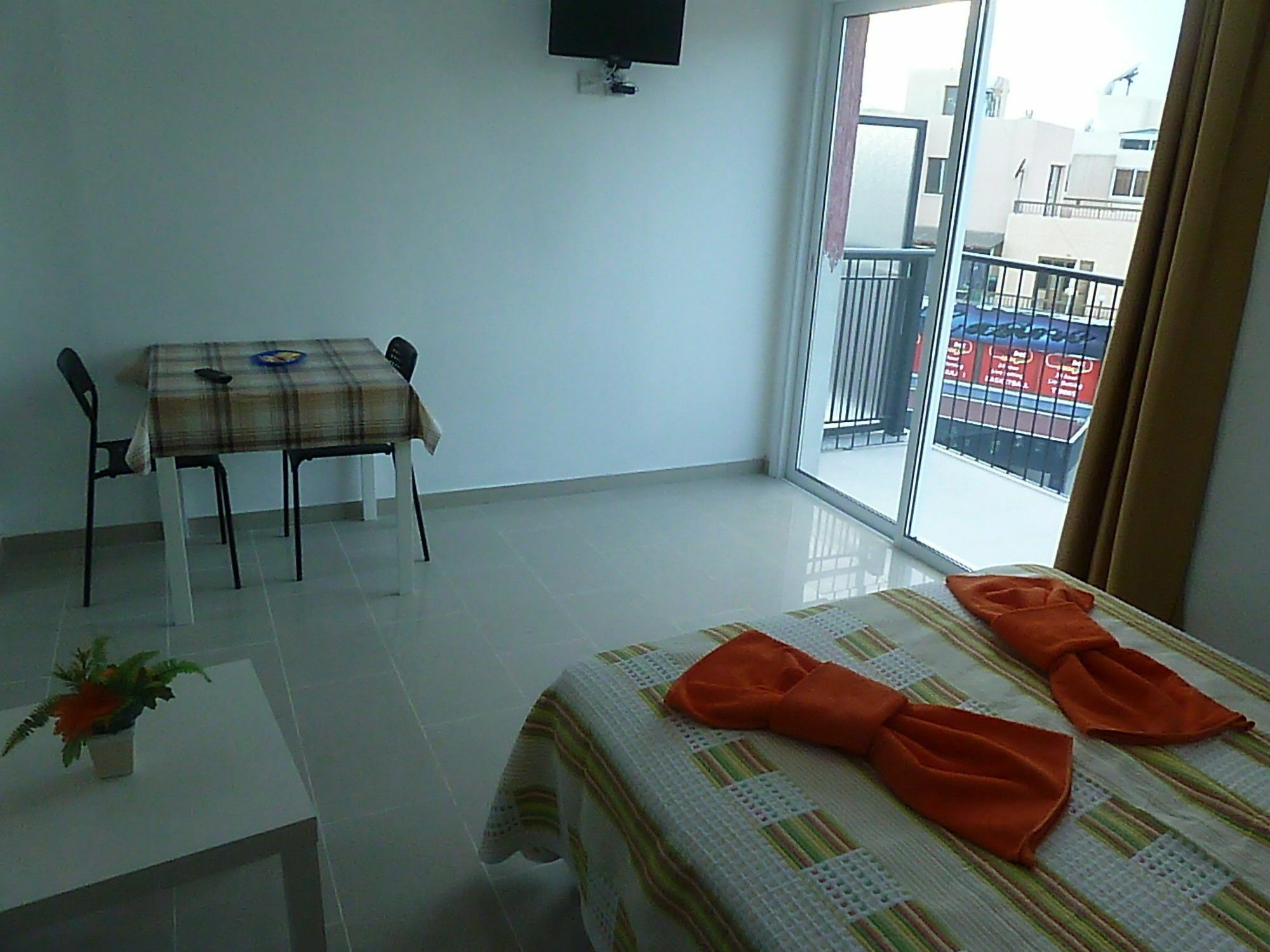 Valentinos Apartments Paphos Ngoại thất bức ảnh