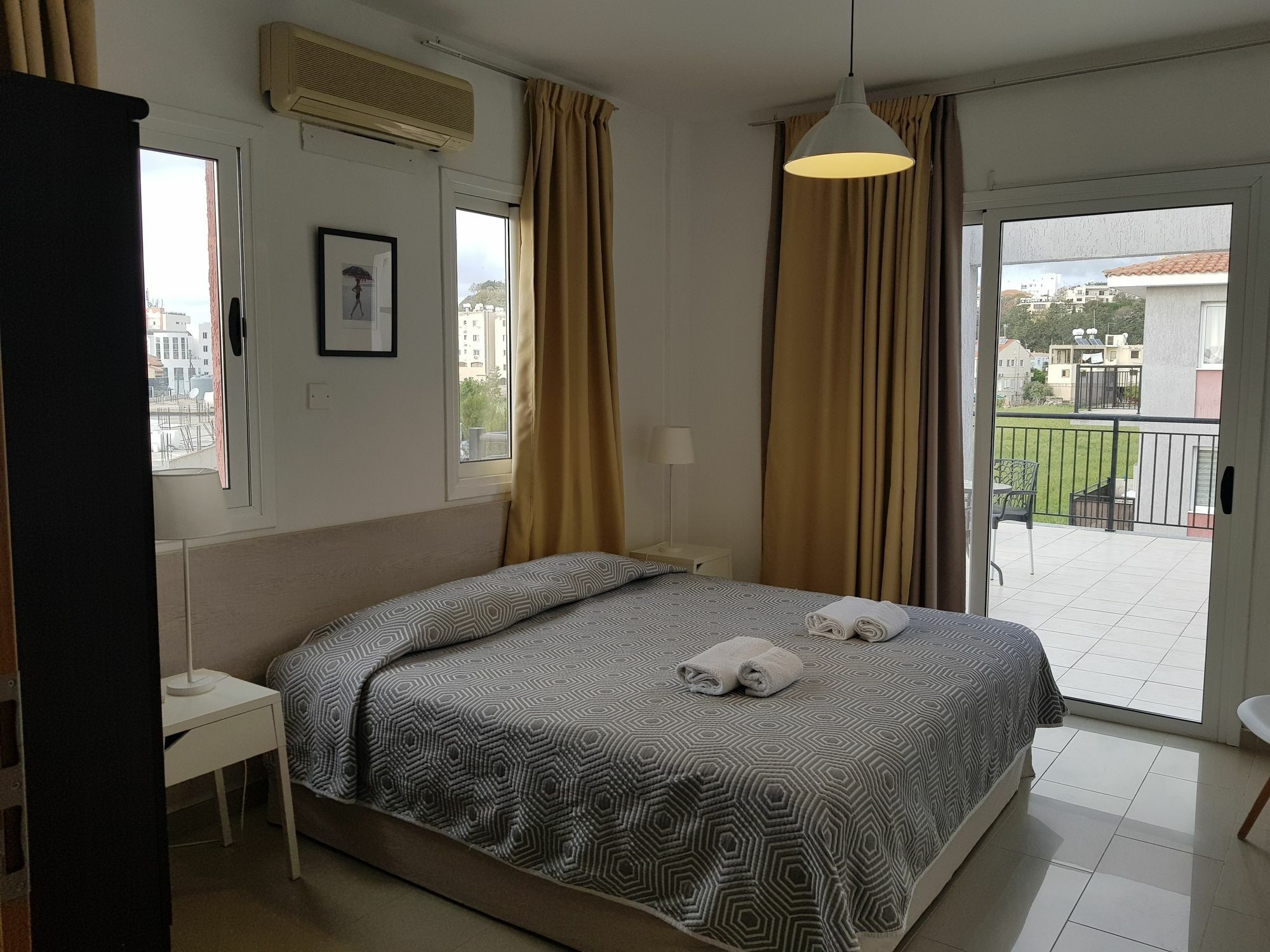 Valentinos Apartments Paphos Ngoại thất bức ảnh