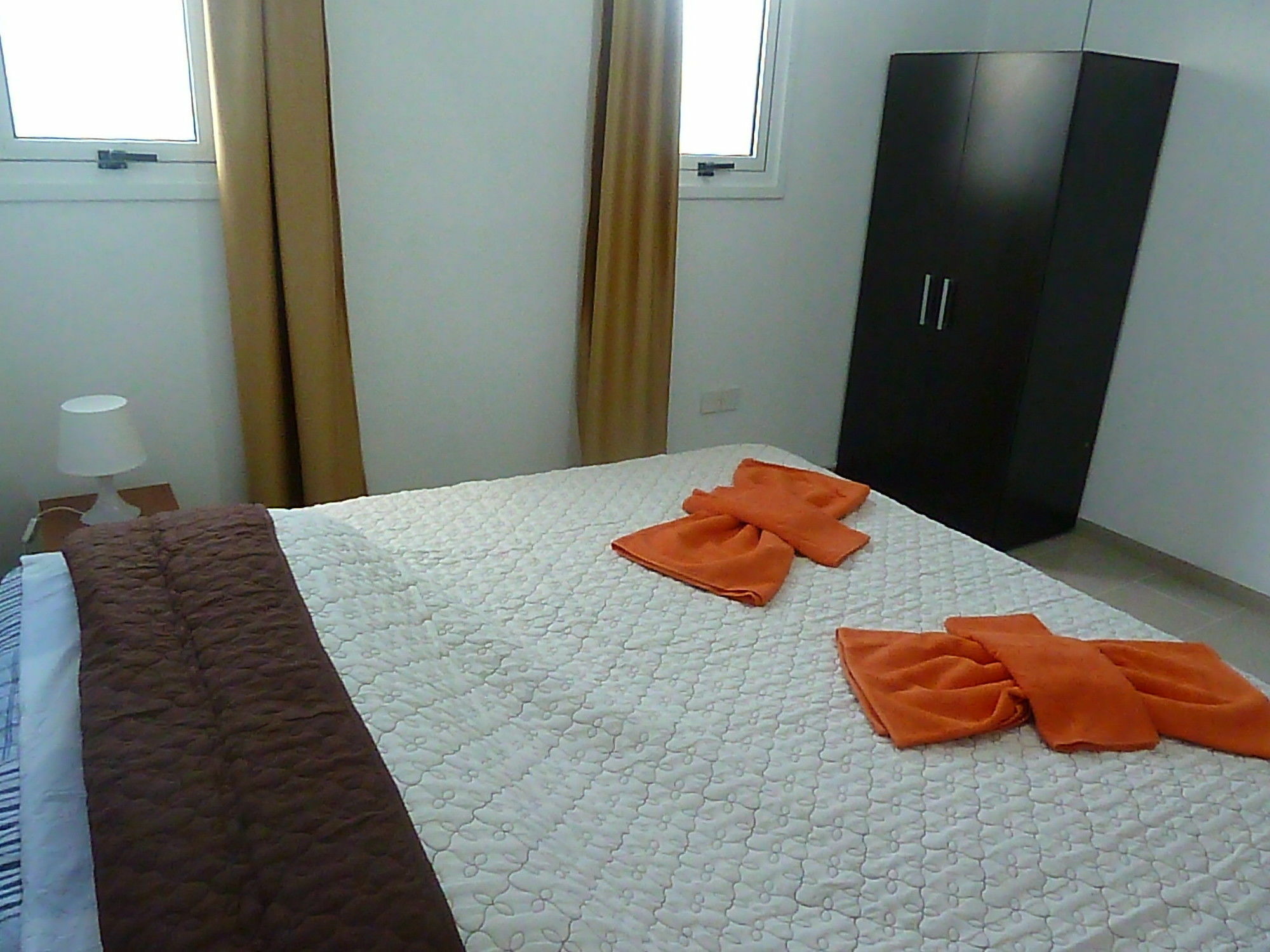 Valentinos Apartments Paphos Ngoại thất bức ảnh