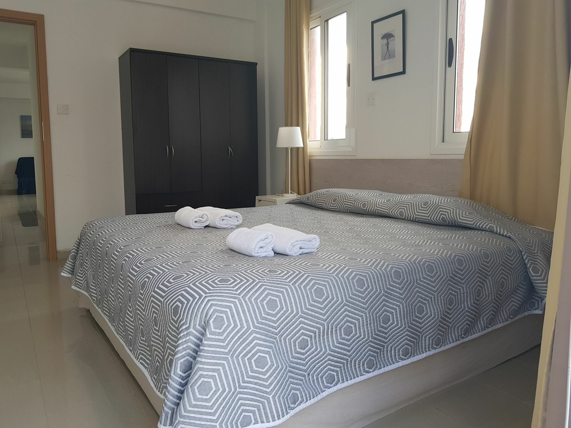 Valentinos Apartments Paphos Ngoại thất bức ảnh